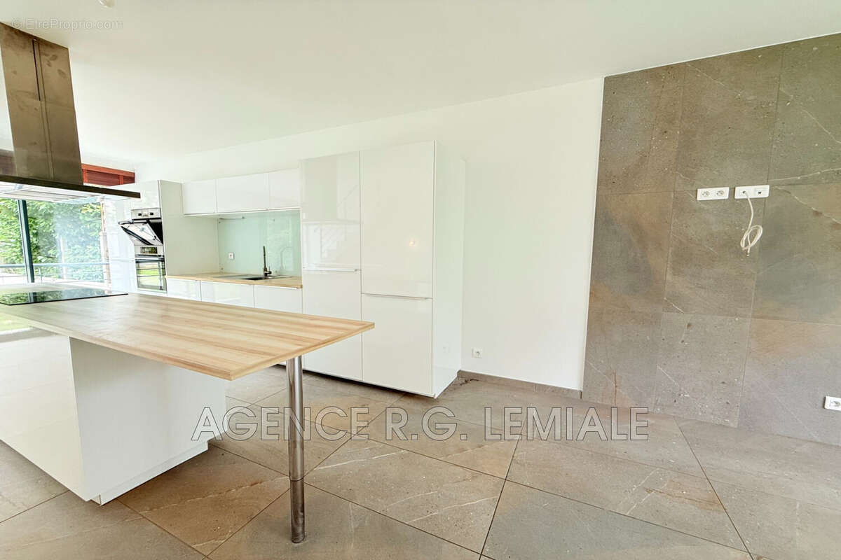 Maison à MAISONS-LAFFITTE