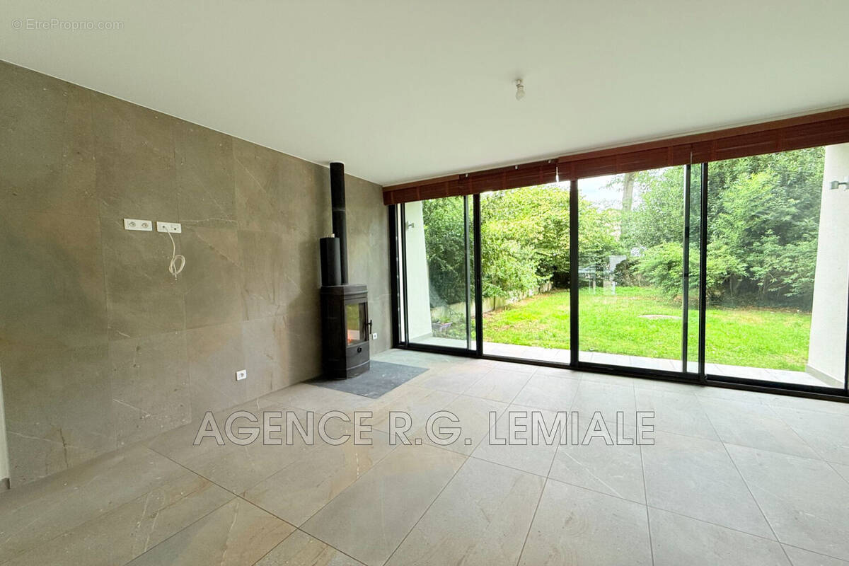 Maison à MAISONS-LAFFITTE