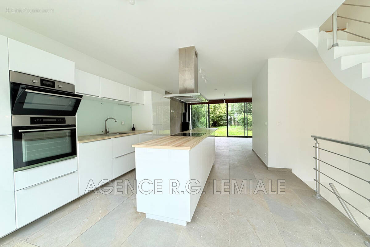 Maison à MAISONS-LAFFITTE