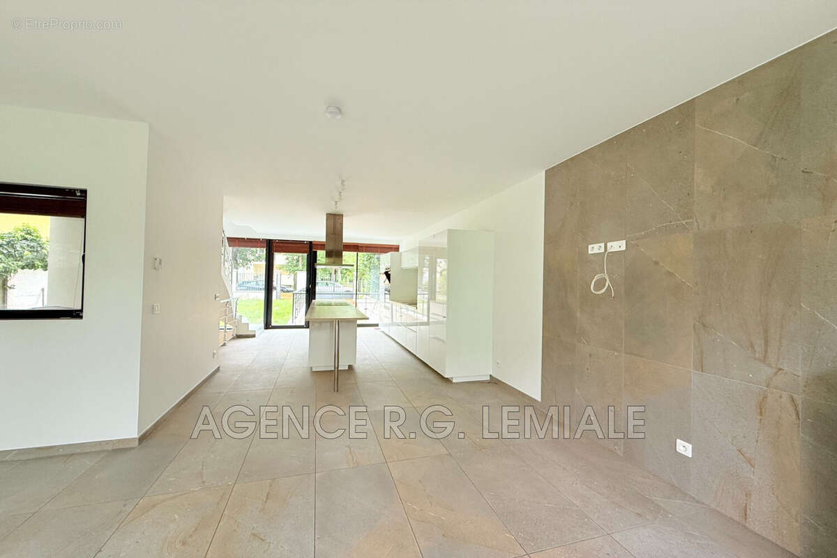 Maison à MAISONS-LAFFITTE