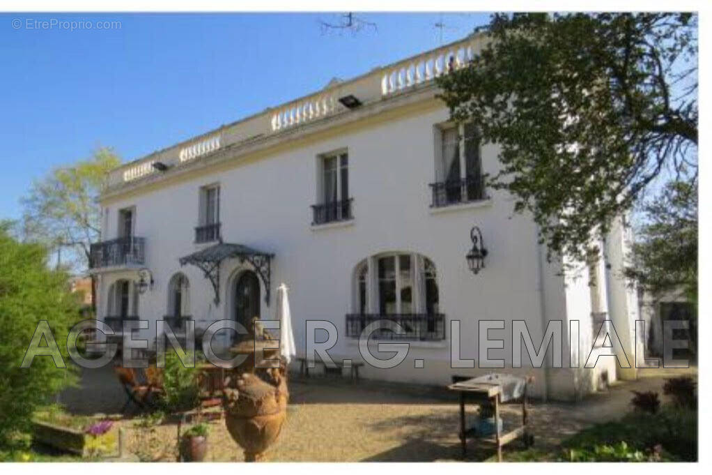 Maison à MAISONS-LAFFITTE