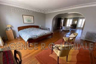 Maison à MAISONS-LAFFITTE