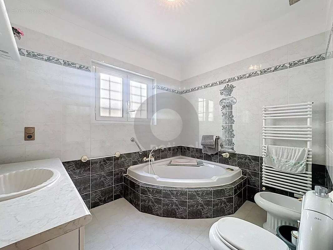 Maison à ROQUEBRUNE-CAP-MARTIN