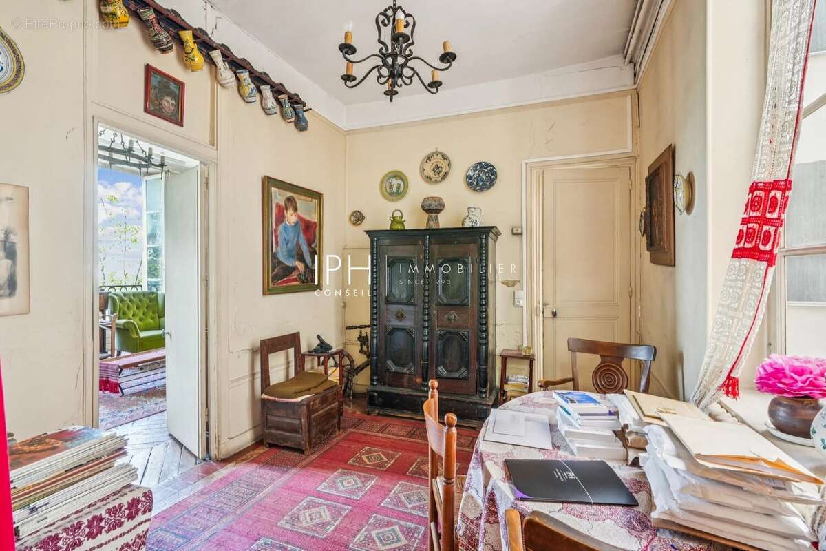 Appartement à PARIS-1E