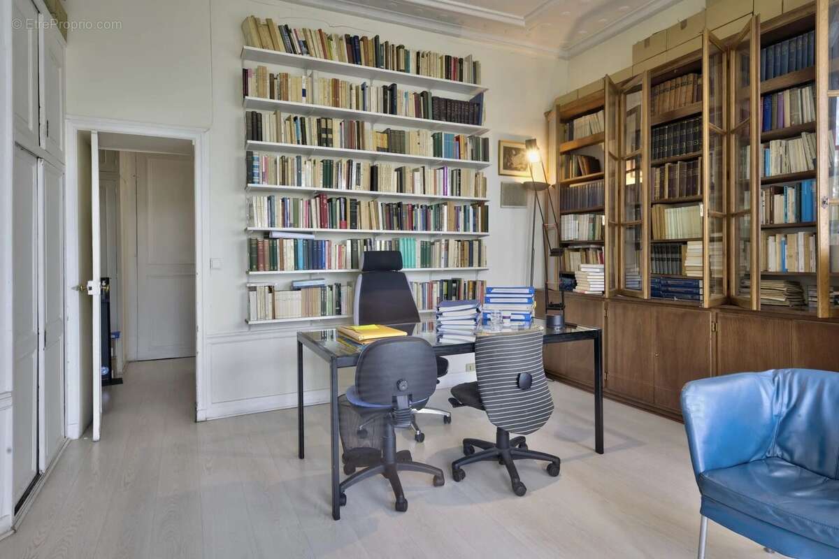 Appartement à PARIS-1E