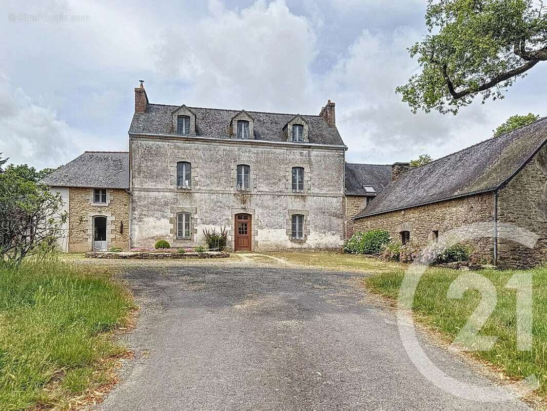 Maison à SAINT-JEAN-LA-POTERIE