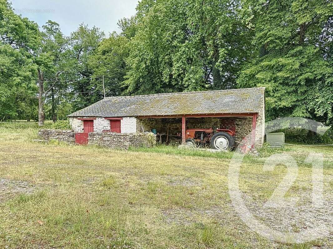 Maison à SAINT-JEAN-LA-POTERIE