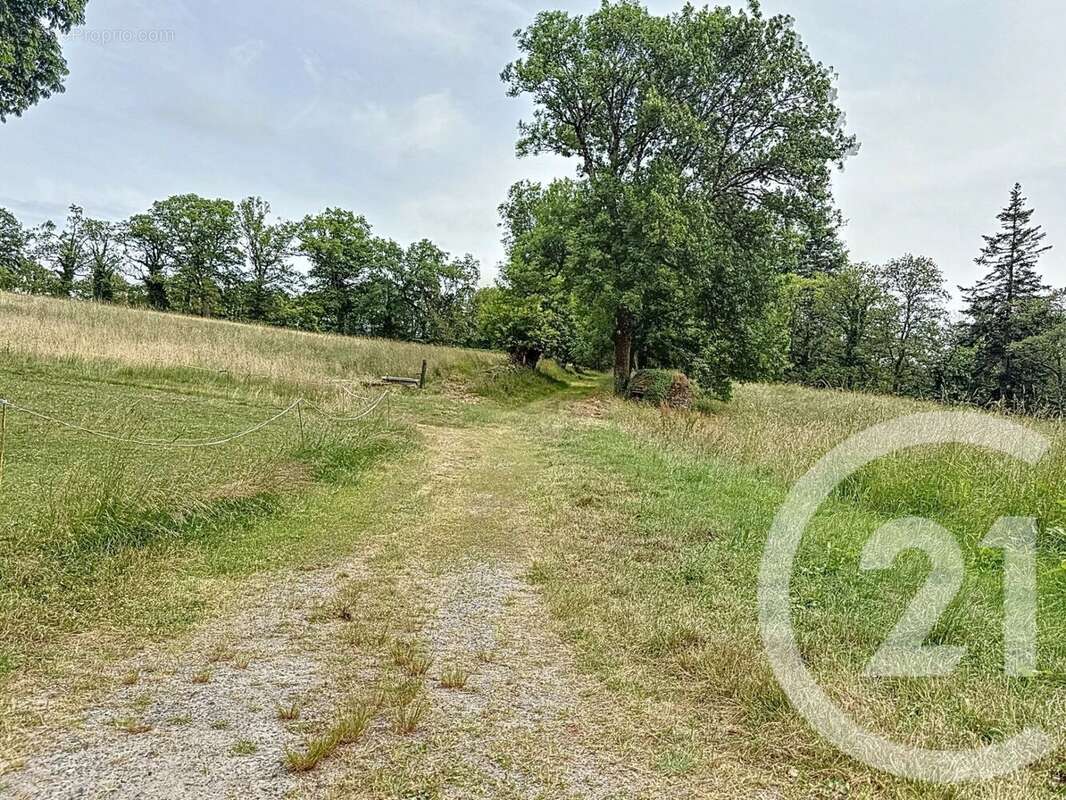 Maison à SAINT-JEAN-LA-POTERIE