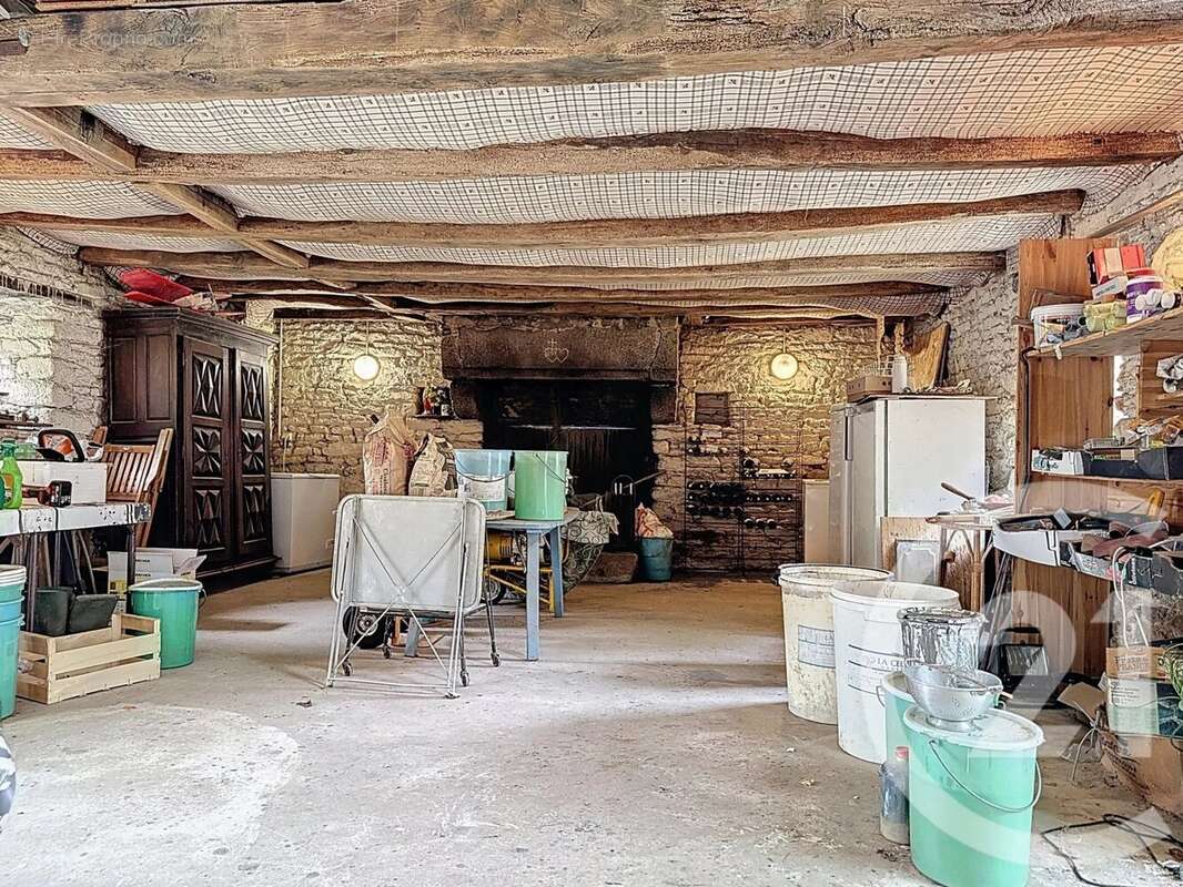 Maison à SAINT-JEAN-LA-POTERIE