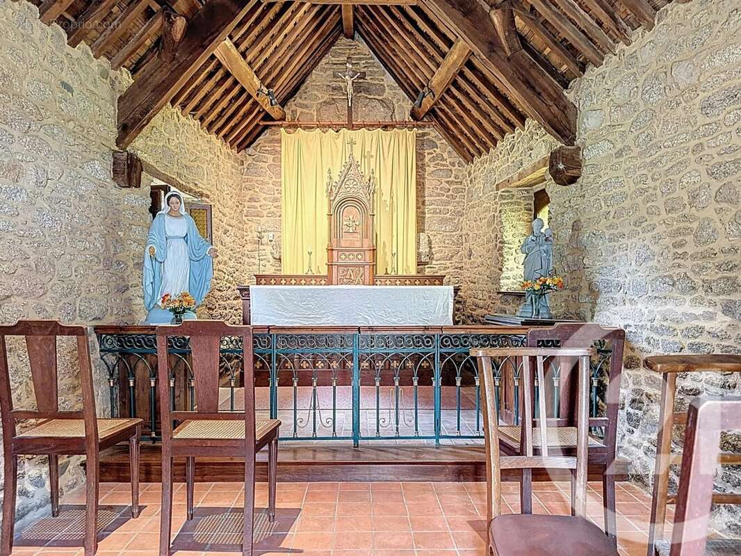 Maison à SAINT-JEAN-LA-POTERIE