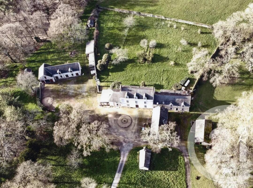 Maison à SAINT-JEAN-LA-POTERIE