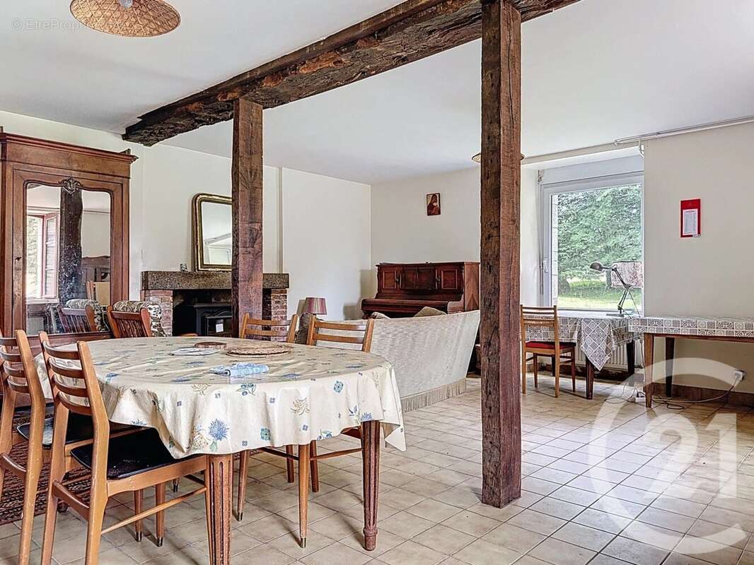 Maison à SAINT-JEAN-LA-POTERIE