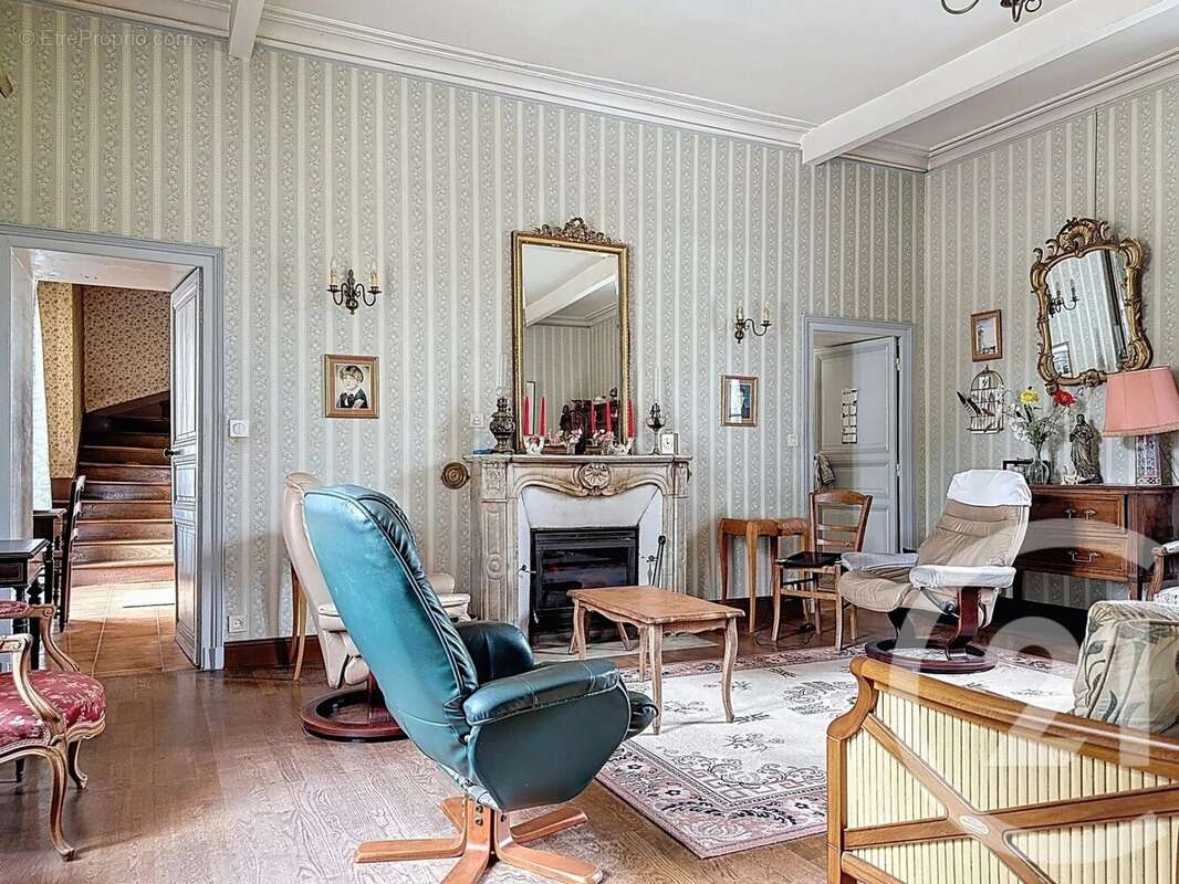 Maison à SAINT-JEAN-LA-POTERIE