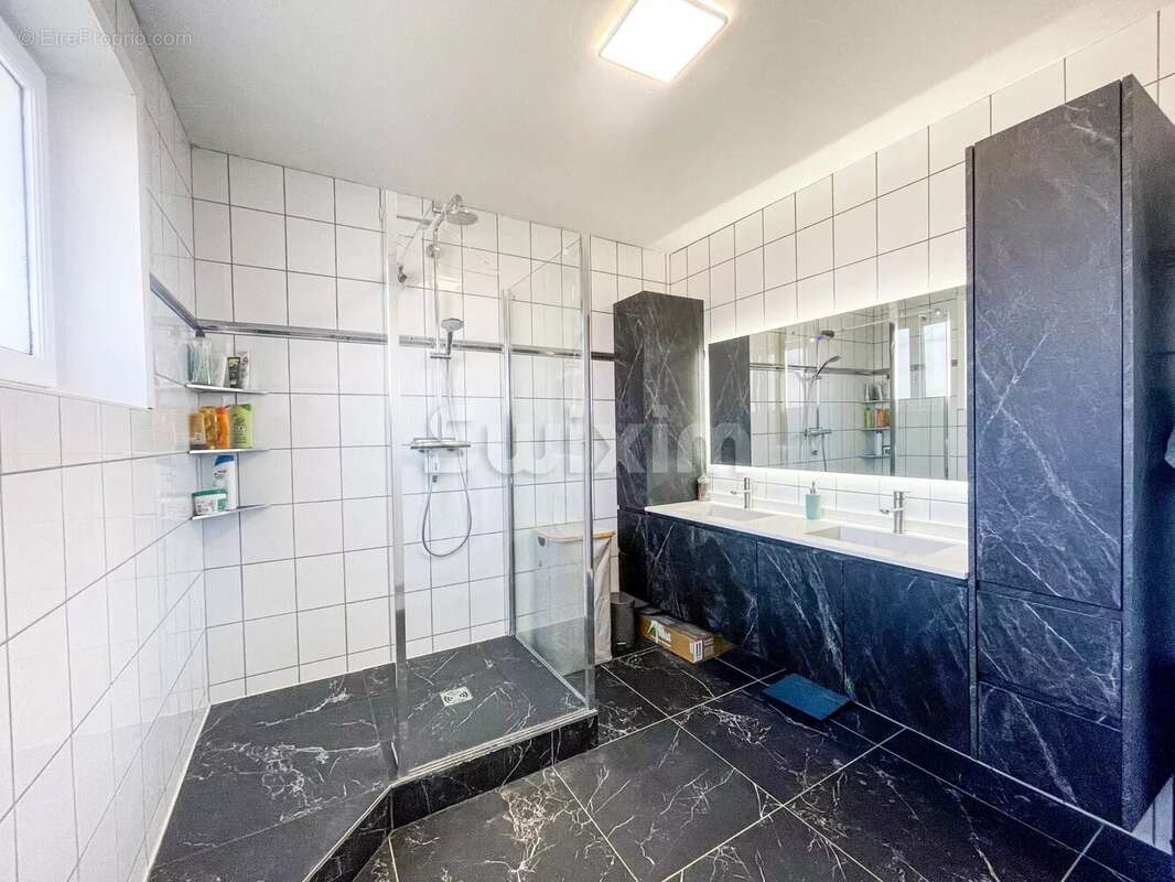 Maison à CHENS-SUR-LEMAN