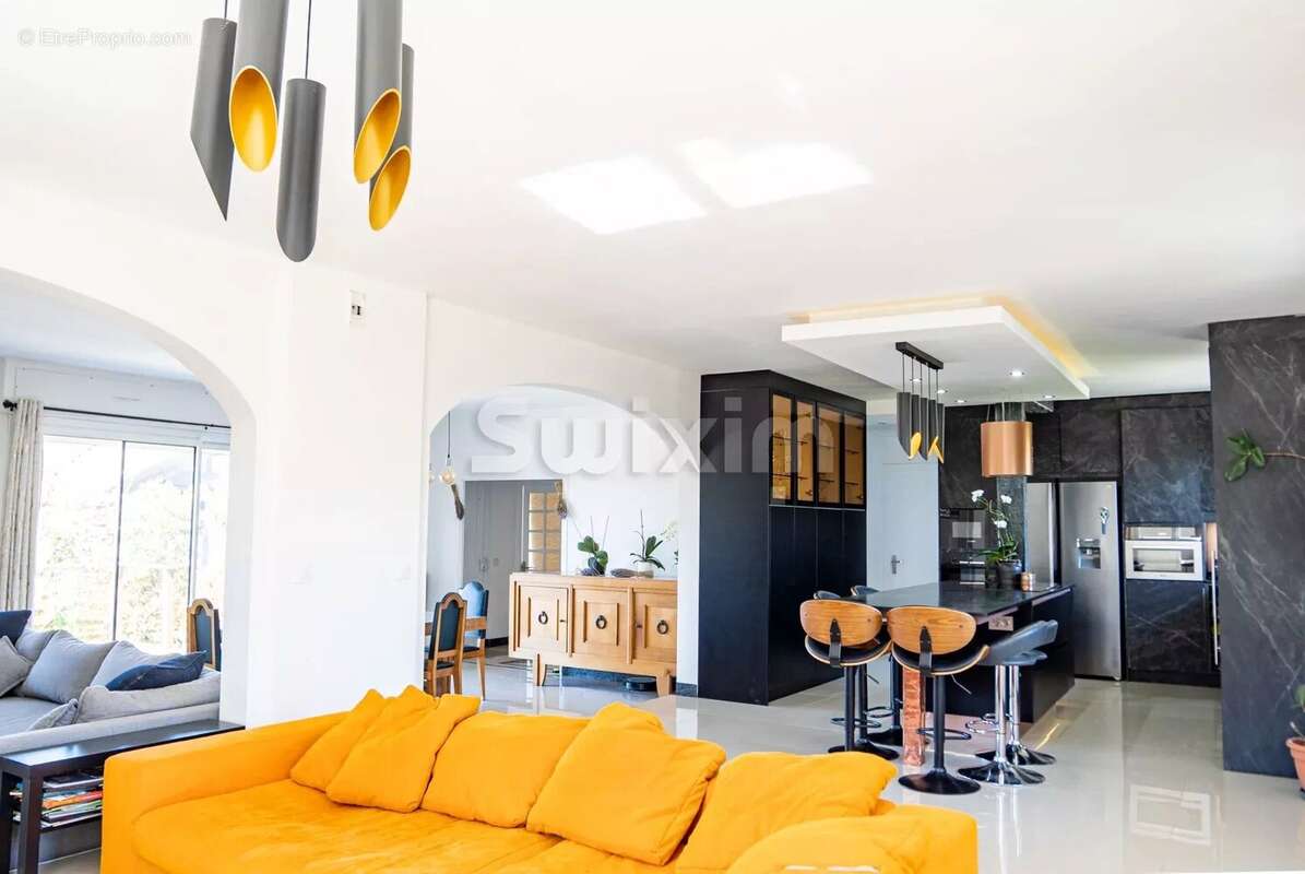 Maison à CHENS-SUR-LEMAN