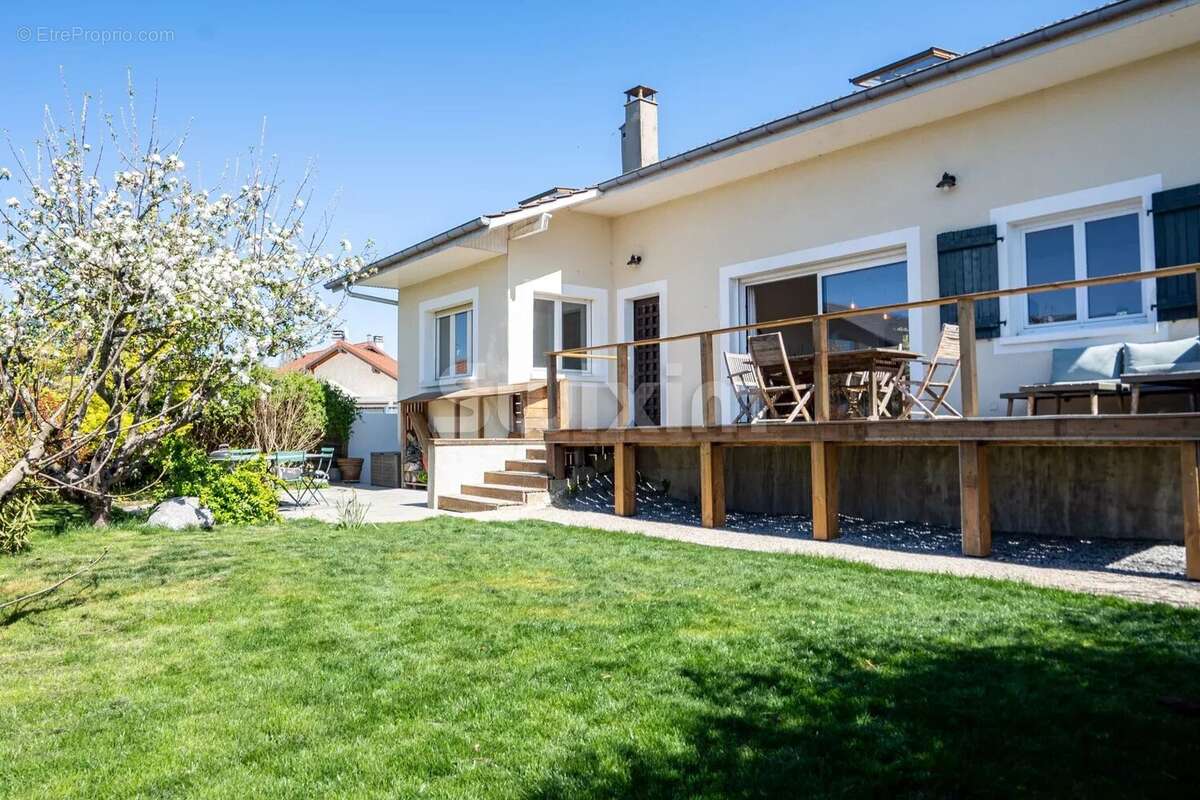 Maison à CHENS-SUR-LEMAN