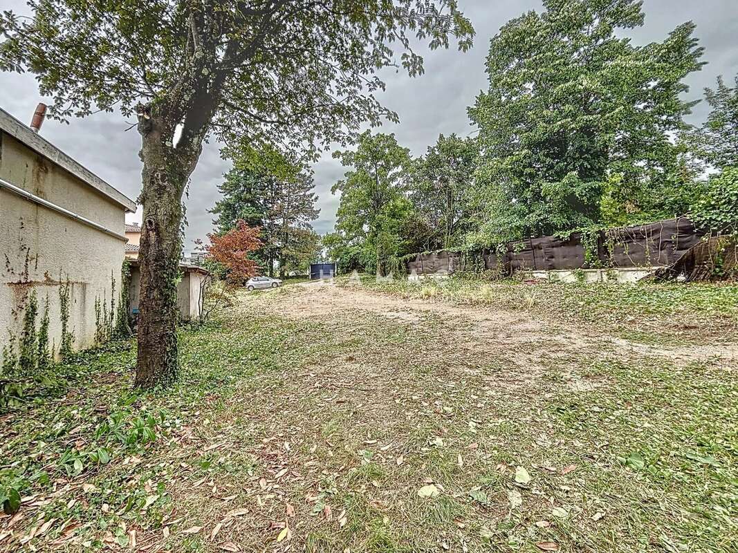 Terrain à CHAMPAGNE-AU-MONT-D&#039;OR