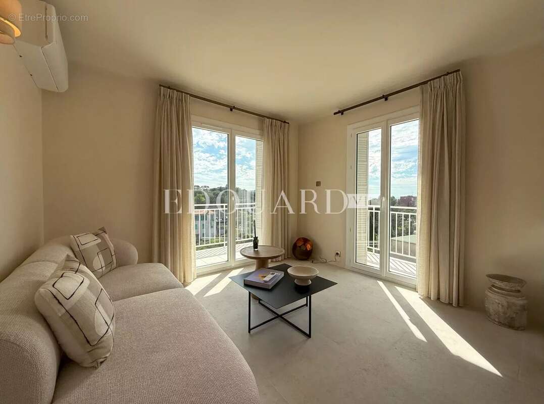 Appartement à ROQUEBRUNE-CAP-MARTIN
