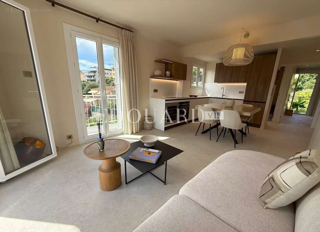 Appartement à ROQUEBRUNE-CAP-MARTIN