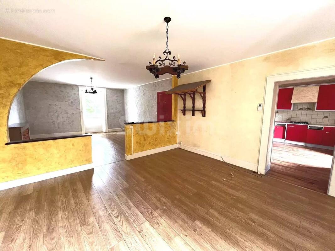 Maison à LONS-LE-SAUNIER