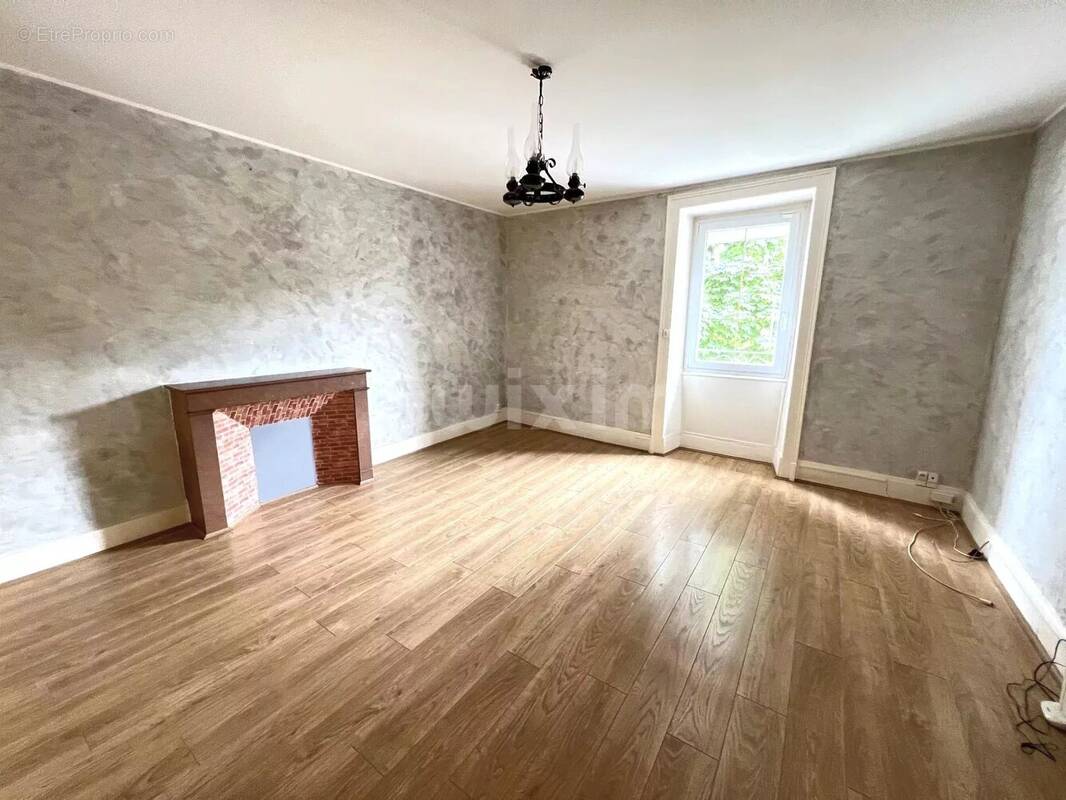 Maison à LONS-LE-SAUNIER