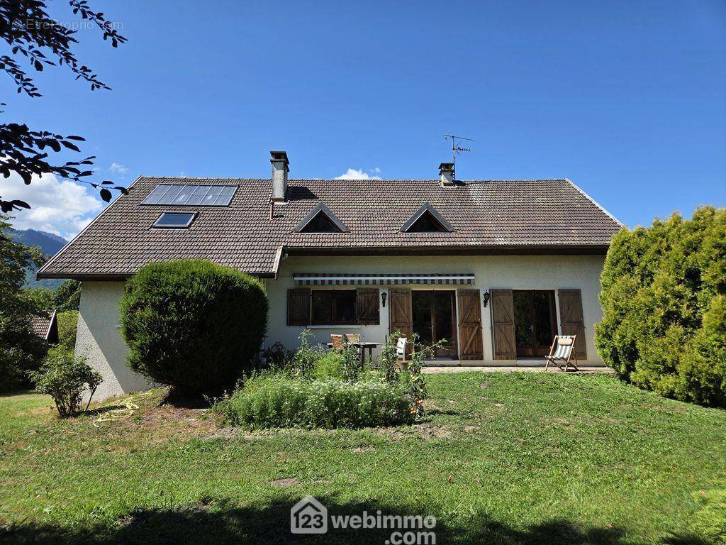 Maison à GILLY-SUR-ISERE