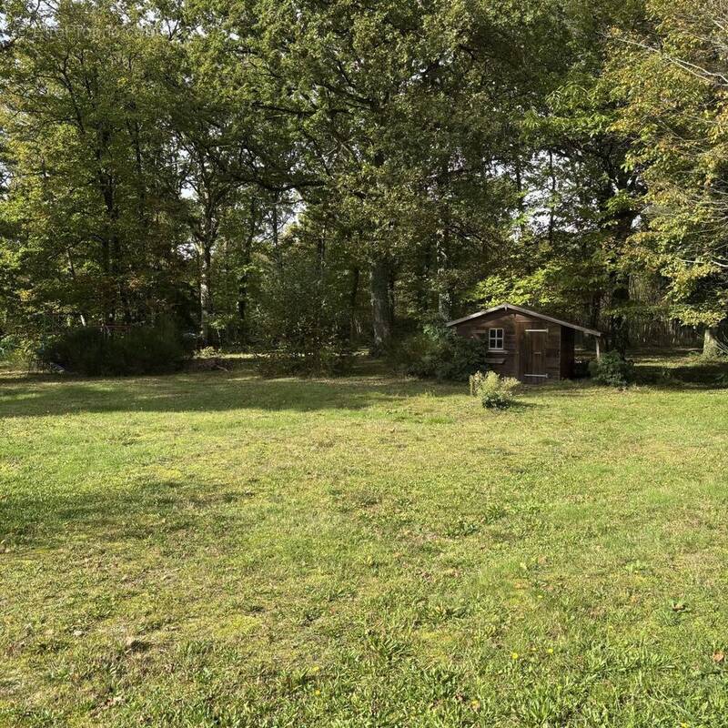 Terrain à NEUNG-SUR-BEUVRON