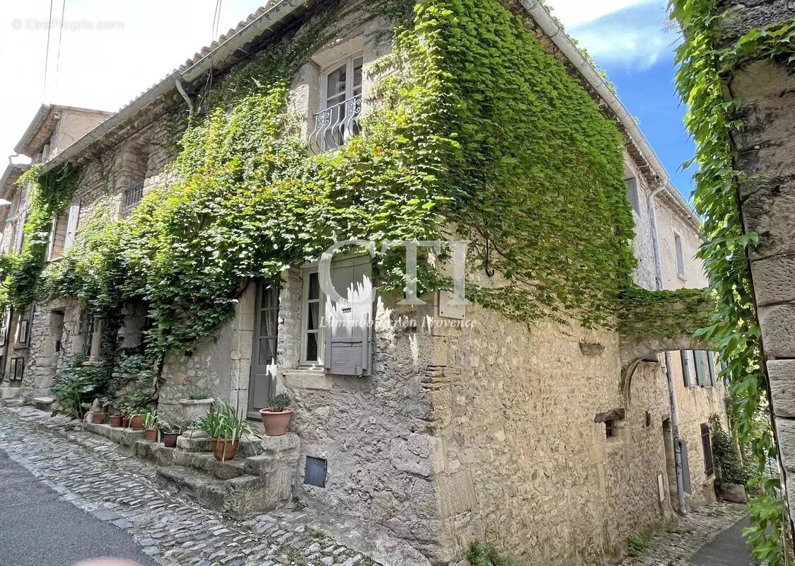 Maison à VAISON-LA-ROMAINE