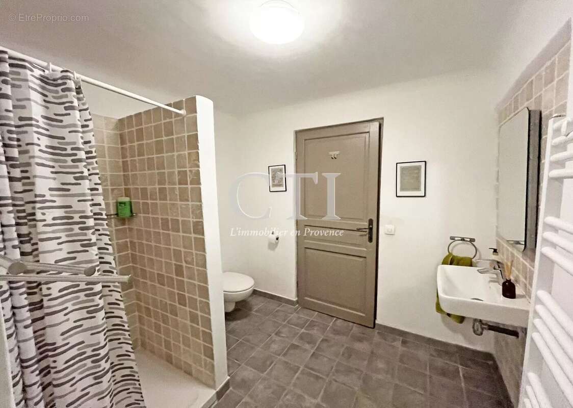 Maison à VAISON-LA-ROMAINE