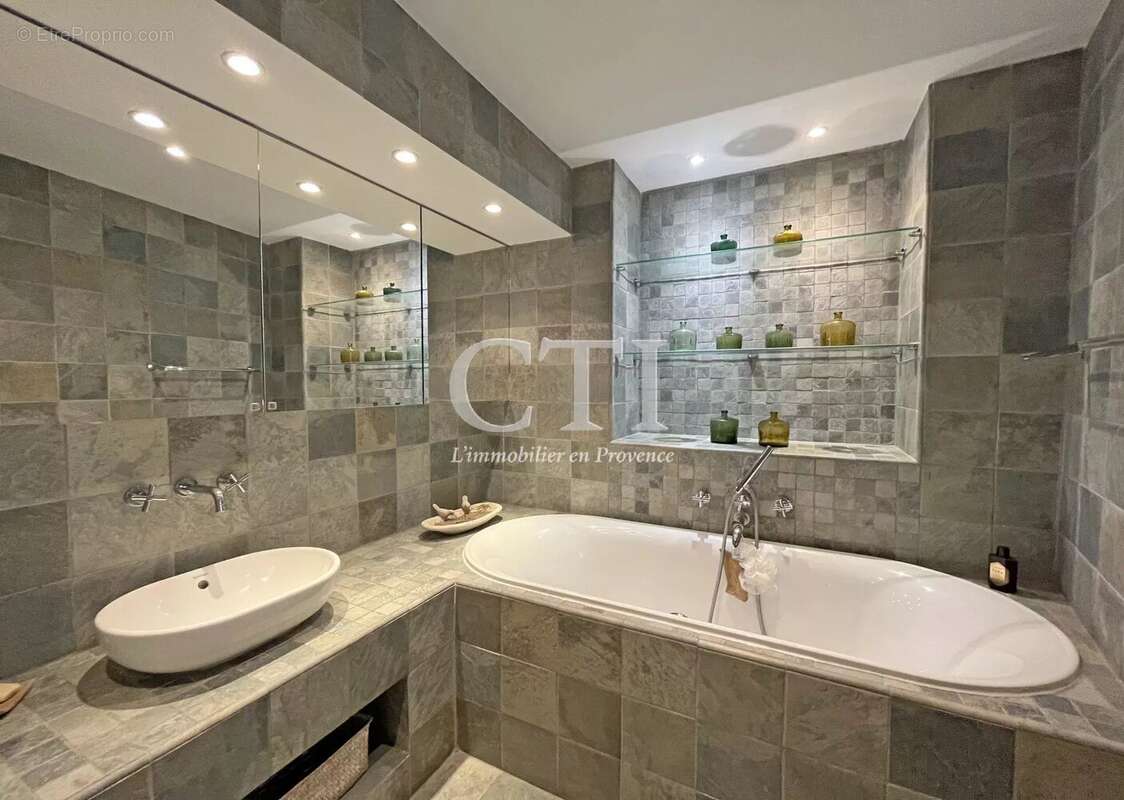 Maison à VAISON-LA-ROMAINE