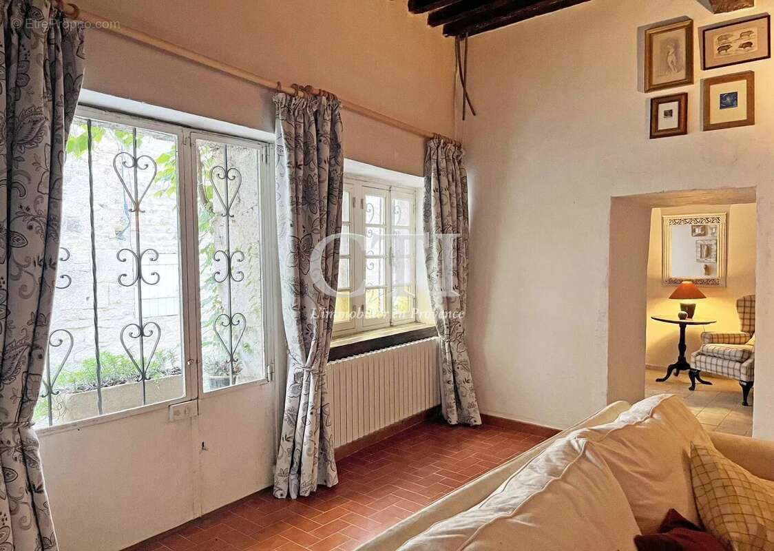 Maison à VAISON-LA-ROMAINE