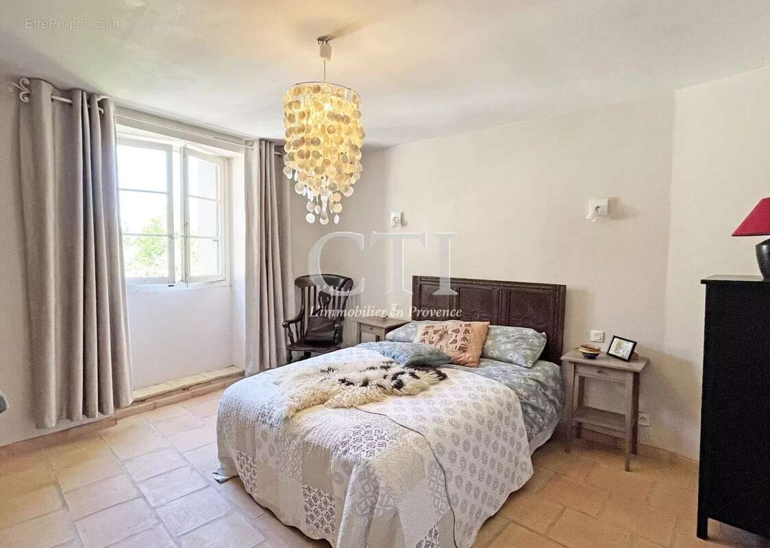 Maison à VAISON-LA-ROMAINE