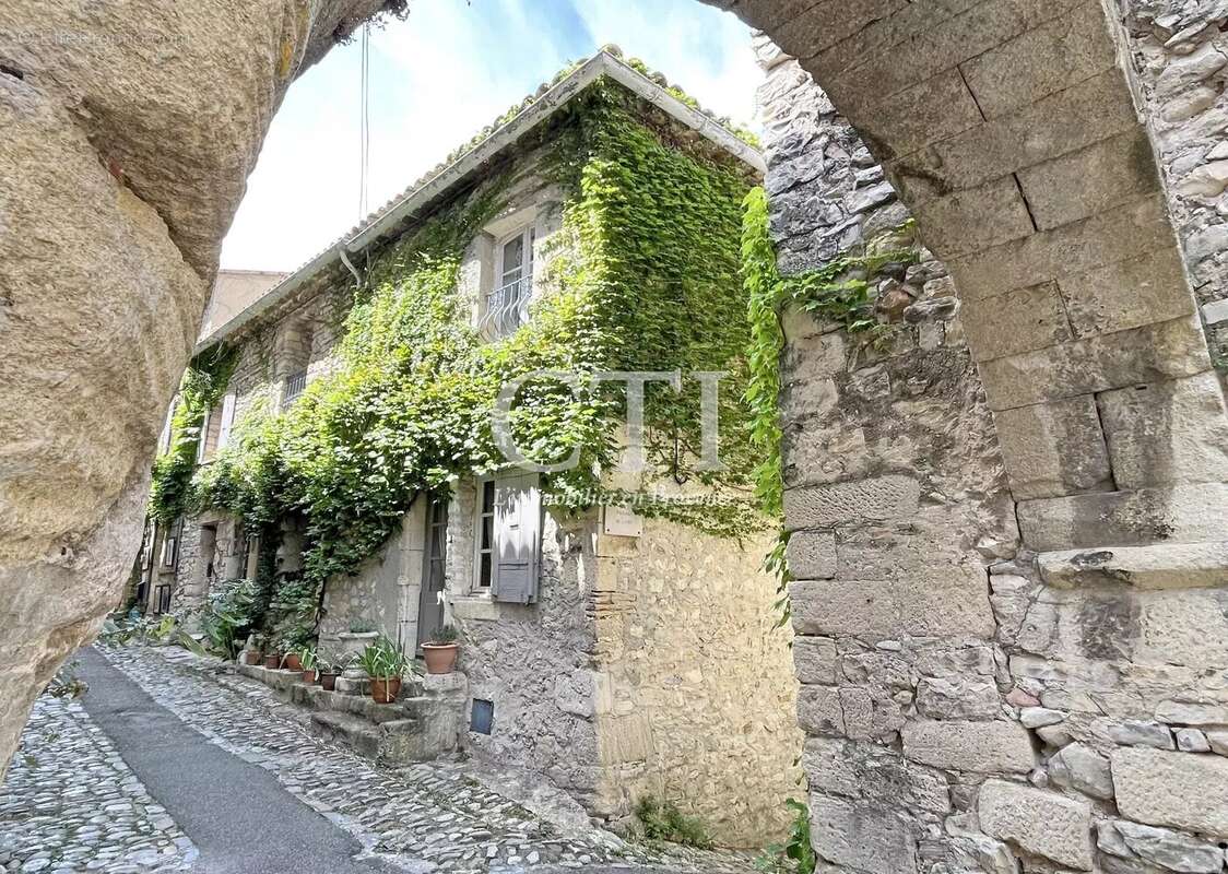 Maison à VAISON-LA-ROMAINE