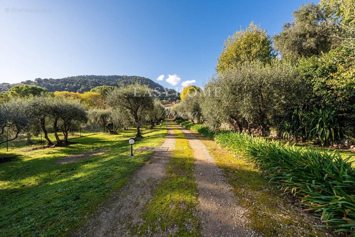 Maison à MOUANS-SARTOUX