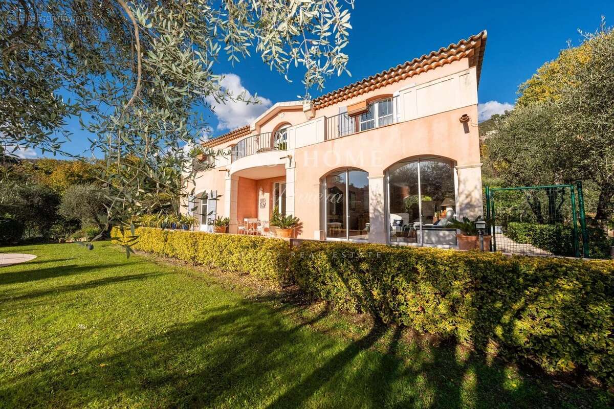 Maison à MOUANS-SARTOUX