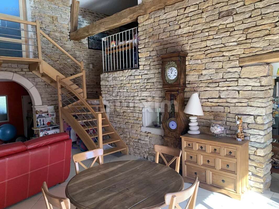 Maison à JULLY-LES-BUXY