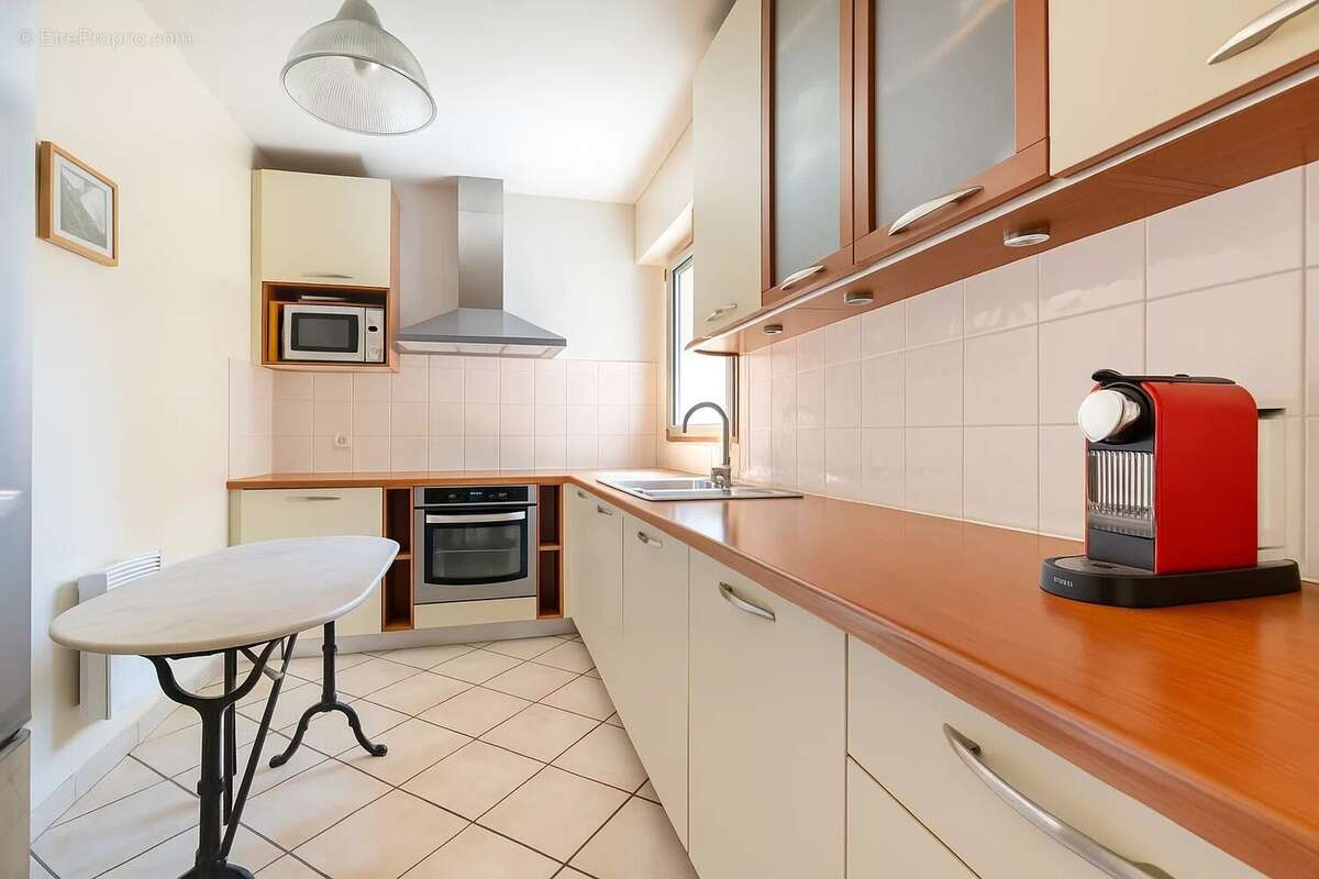 Appartement à LEVALLOIS-PERRET