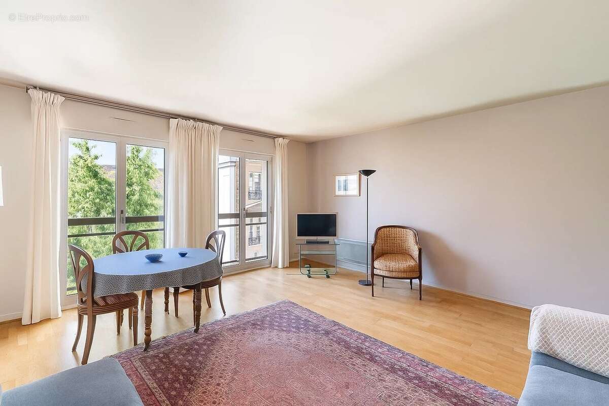 Appartement à LEVALLOIS-PERRET