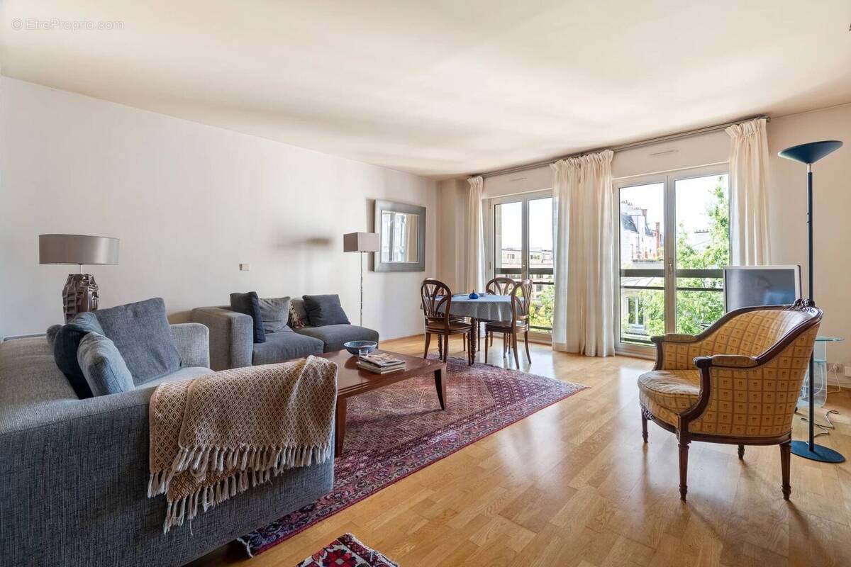 Appartement à LEVALLOIS-PERRET