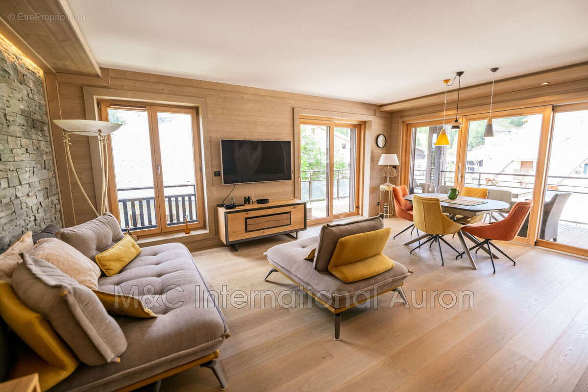 Appartement à SAINT-ETIENNE-DE-TINEE