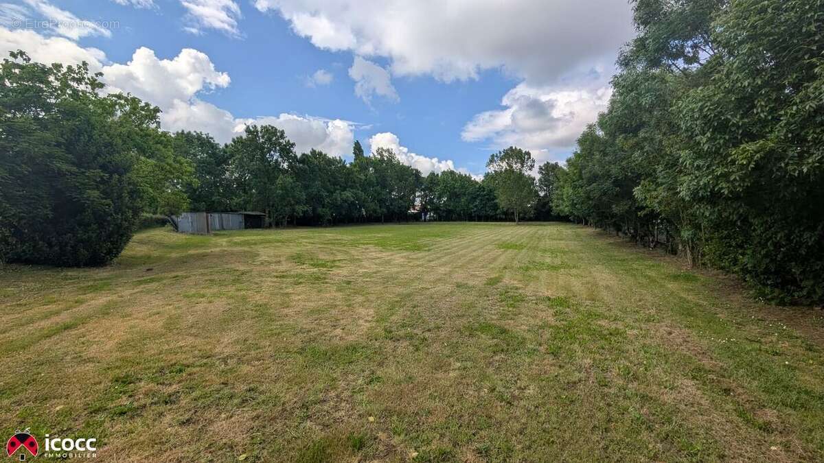 Terrain à MAREUIL-SUR-LAY-DISSAIS