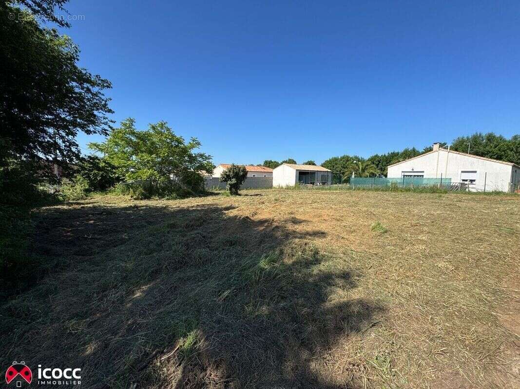 Terrain à MAREUIL-SUR-LAY-DISSAIS