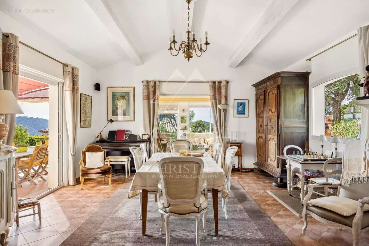 Maison à MANDELIEU-LA-NAPOULE