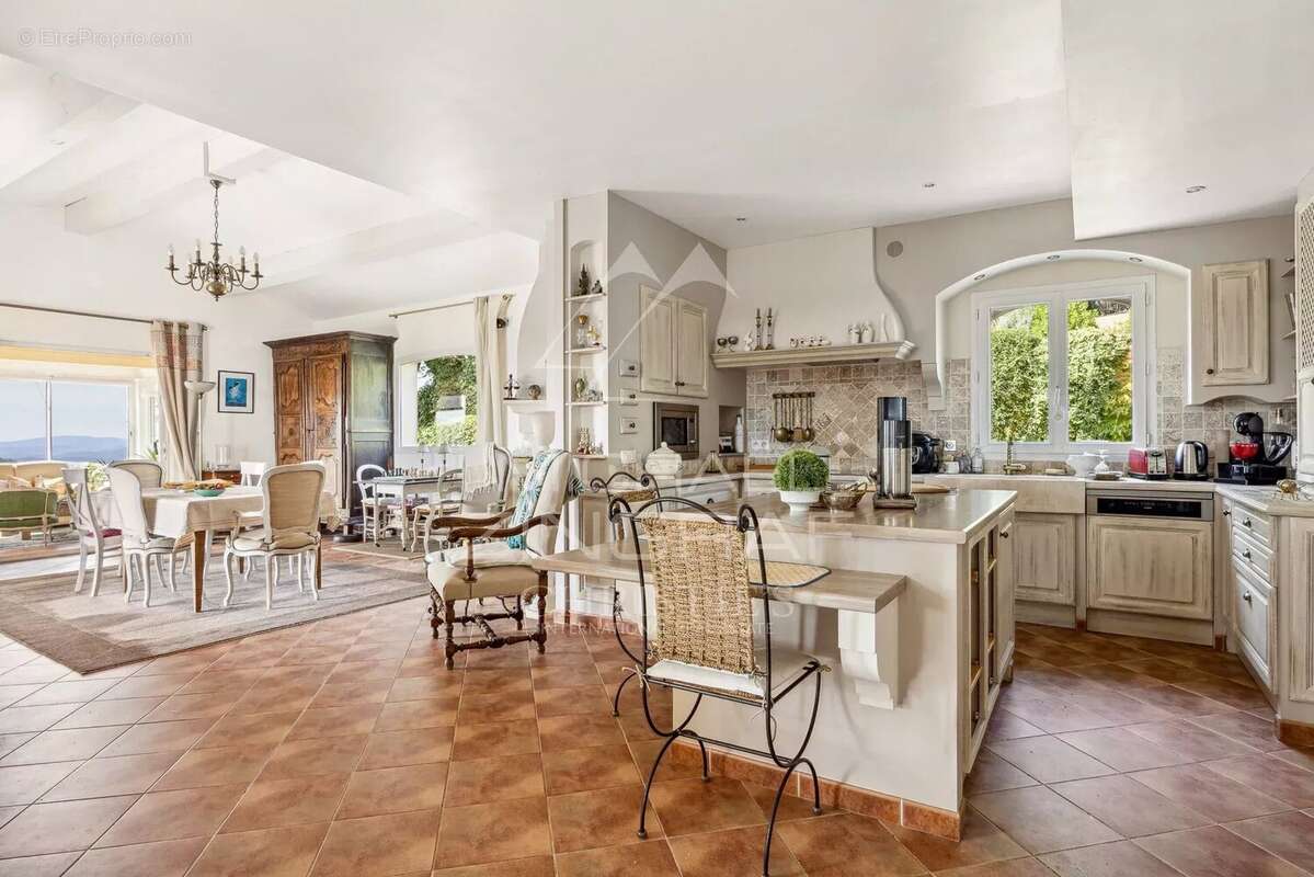 Maison à MANDELIEU-LA-NAPOULE