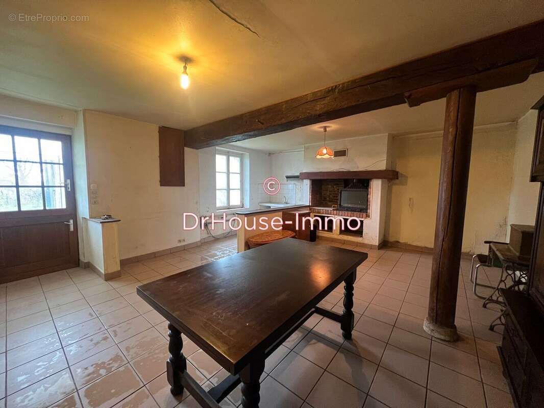 Maison à VILLAINES-SOUS-LUCE