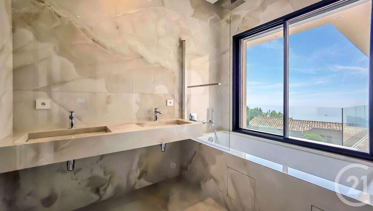 Maison à ROQUEBRUNE-CAP-MARTIN