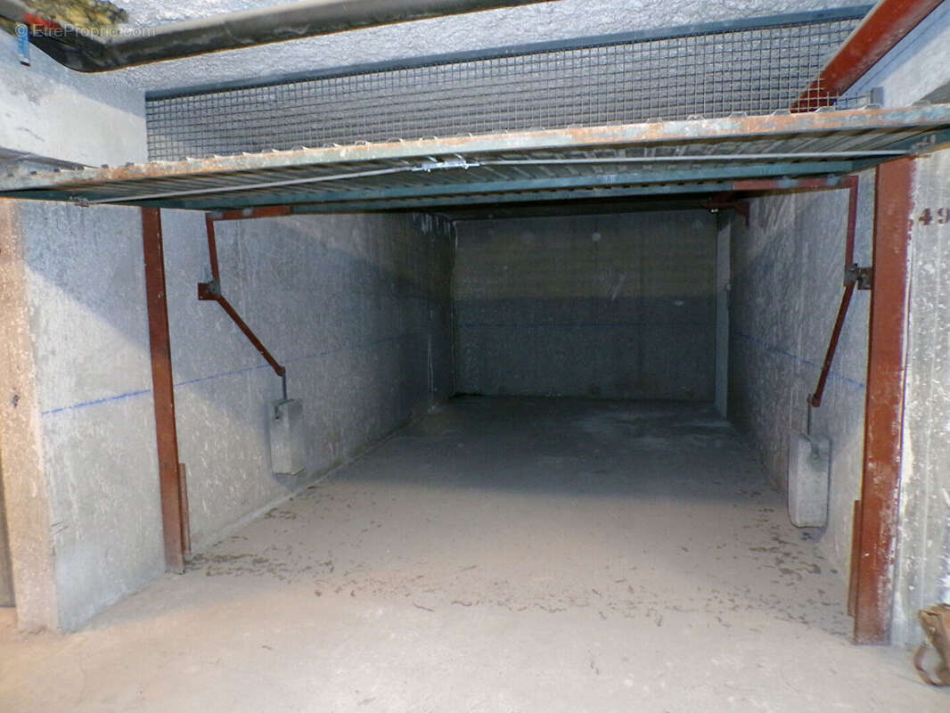 Parking à LES THUILES