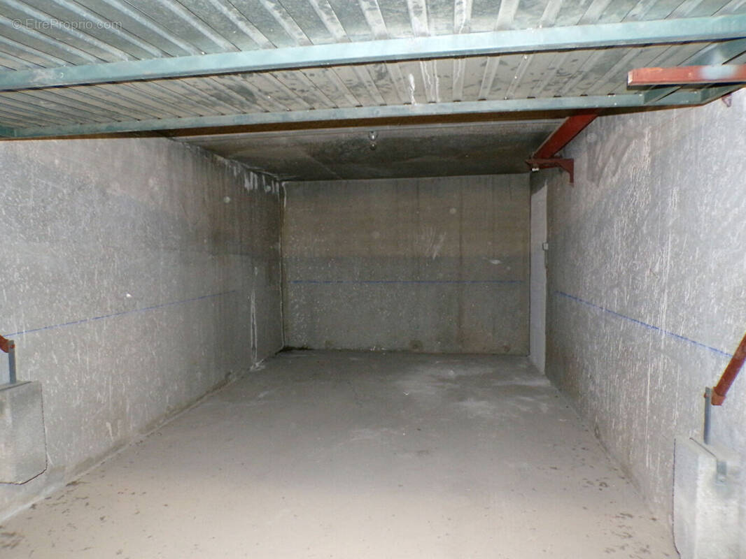 Parking à LES THUILES