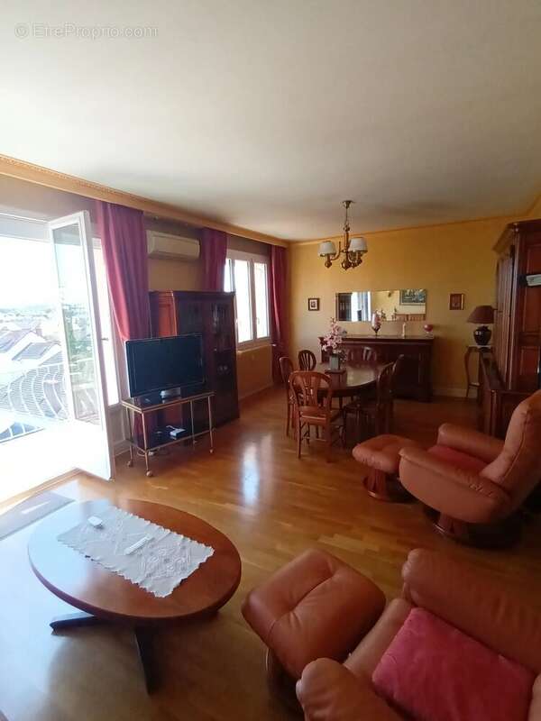 Appartement à MONTCEAU-LES-MINES