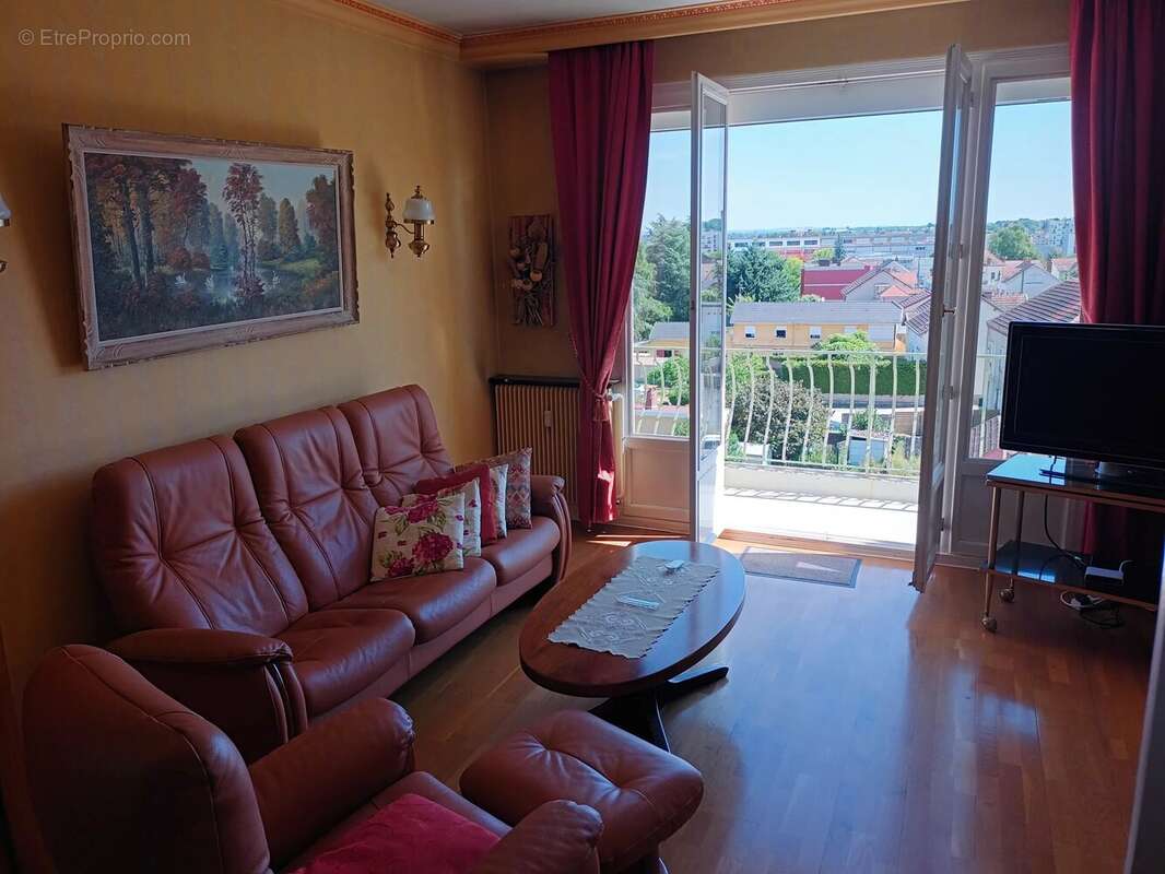 Appartement à MONTCEAU-LES-MINES